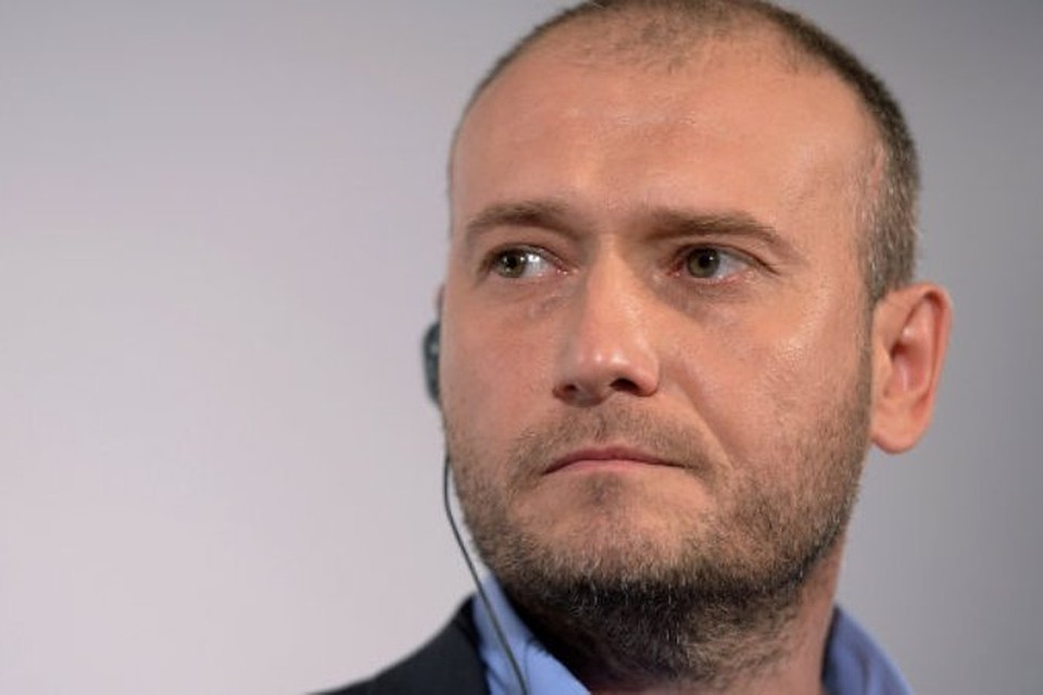 Пришло время, и Ярош, так же как Ленин после революции, был фактически отстранён от управления партией.