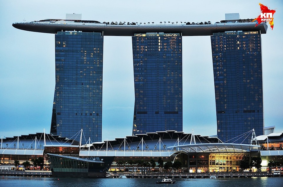 Шелдону Адельсону принадлежит знаменитый отель Marina Bay Sands в Сингапуре. Фото: EAST NEWS.