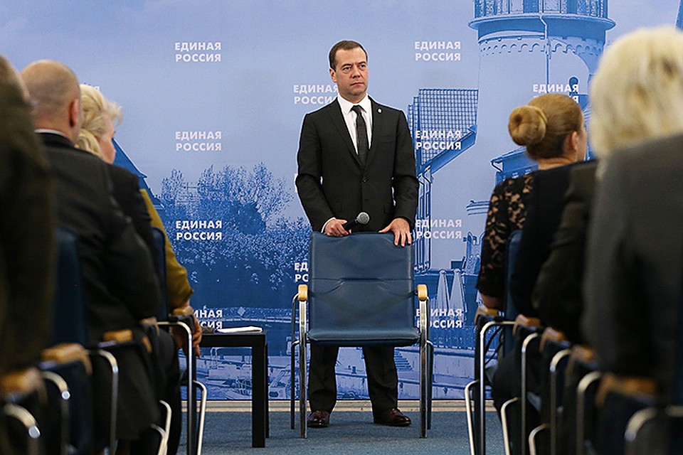 В пятницу премьер Дмитрий Медведев отправился в Калининград - проводить совещание о социально-экономическом развитии региона и инструктировать активистов «Единой России» . Фото: Екатерина Штукина/ТАСС