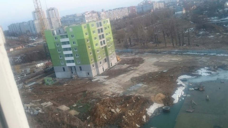 Именно этот долгострой на улице Хворостухина подростки выбрали для суицида