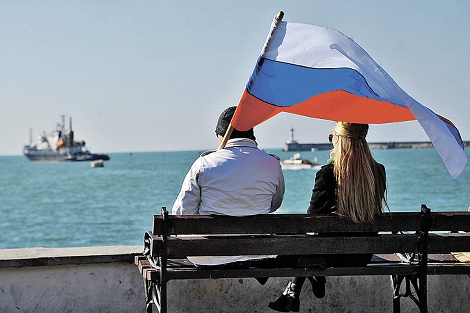 Самое смешное, санкционисты толком и не могут сформулировать, что Россия должна сделать, чтобы ограничения были сняты. Вернуть Крым Украине? Но даже Меркель не верит в реальность такого события.