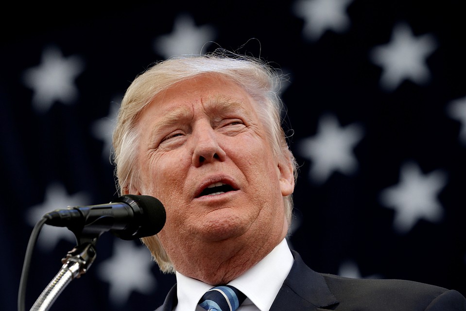 У Трампа традиционные американские ценности (их духовные скрепы) подкреплены экономически. А по какому пути пойти России?
