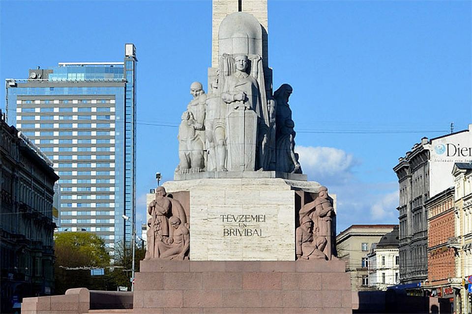 Памятник Свободы - единственный застрахованный памятник в Латвии.