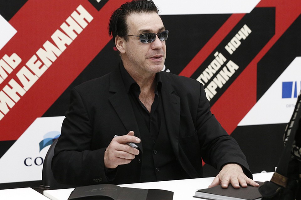 Тилль Лиднеманн, солист группы Rammstein - частый гость в столице, его тут любят и ждут. Фото: Александр Щербак/ТАСС