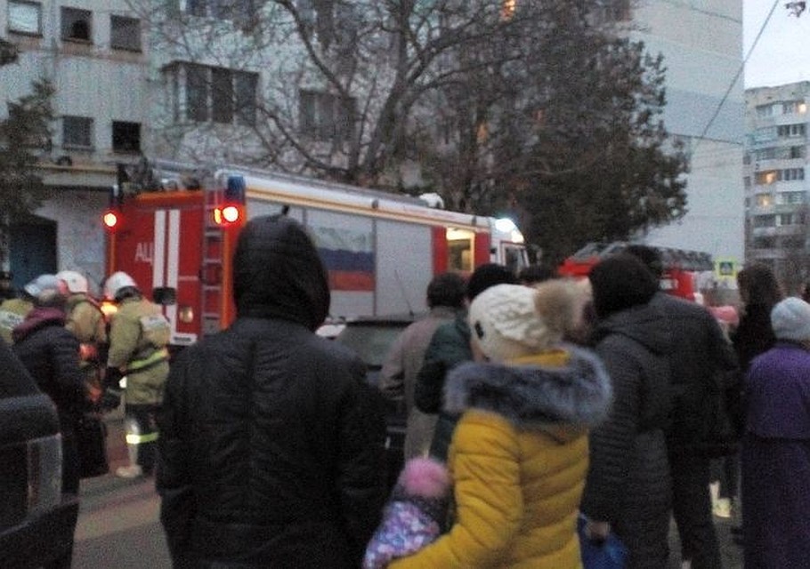 Жителей эвакуировали 25 ноября из-за запаха дыма в подъезде.