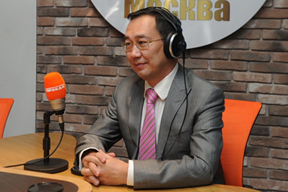 Айсен Николаев рассказал слушателям Радио "Комсомольская правда" и о конференции, которая проходила в Эквадоре, и о том, как живет Якутск.