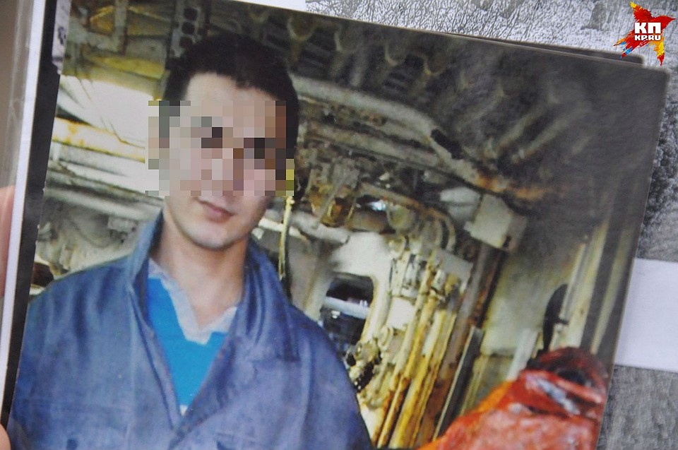 Артем работал вахтами и получал хорошую зарплату.