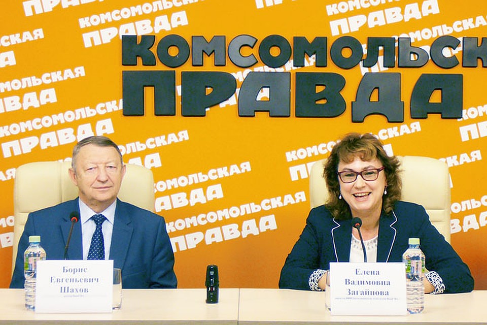 Ректор НижГМА Борис Шахов и директор НИИ биомедицинских технологий НижГМА Елена Загайнова рассказали о разработках ученых академии, которые уже помогают в лечении нижегородцев. Фото Романа Березина.
