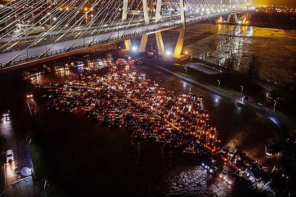 Здесь более четырех сотен машин! Фото: Валентин Васильевич/vk.com/event136378507