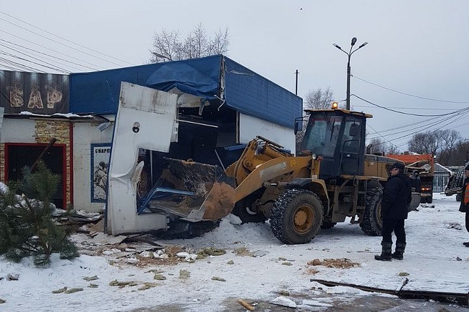 Привокзальную площадь продолжают освобождать от павильонов. Фото: Управление информации администрации города Твери