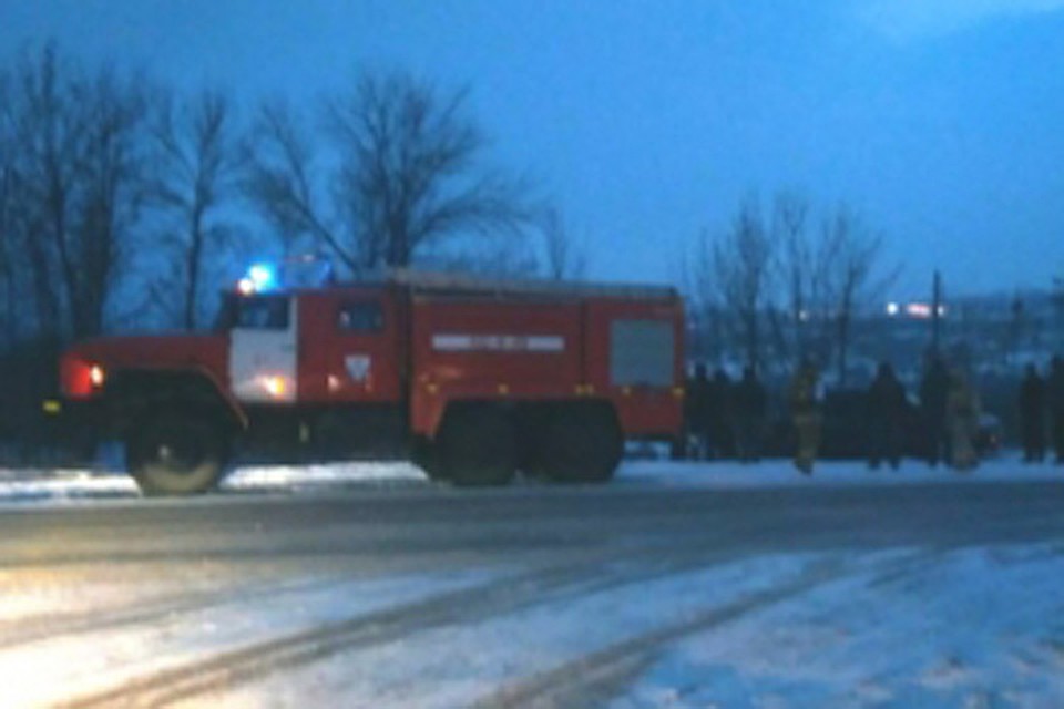 Трое специалистов МЧС помогли ликвидировать последствия аварии.