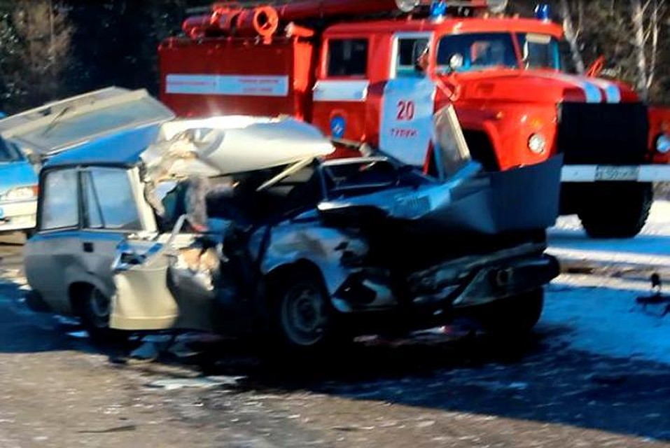 ДТП в Иркутской области: "Жигули" врезались в КАМАЗ, погибла женщина