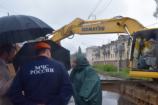 Эта авария может стать самой крупной за последние годы. Жители Тракторного негодуют, коммунальщики и власти в панике, Липецк на грани ЧС