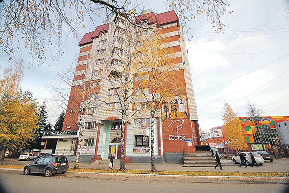 В этом доме в одной из квартир (площадь 120 кв. м) жил губернатор. Фото: Иван БЫКОВ