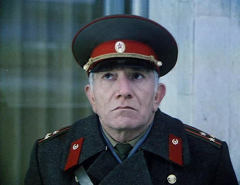 ...полковник, командир части («Сто дней до приказа»)... Фото: кадр из фильма