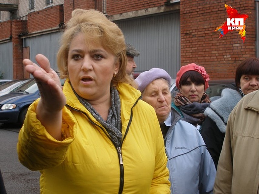 В борьбе двор, защитницу детской площадки Оксану Королеву, поддерживали все жильцы дома Фото: Алексей ДЕМИН