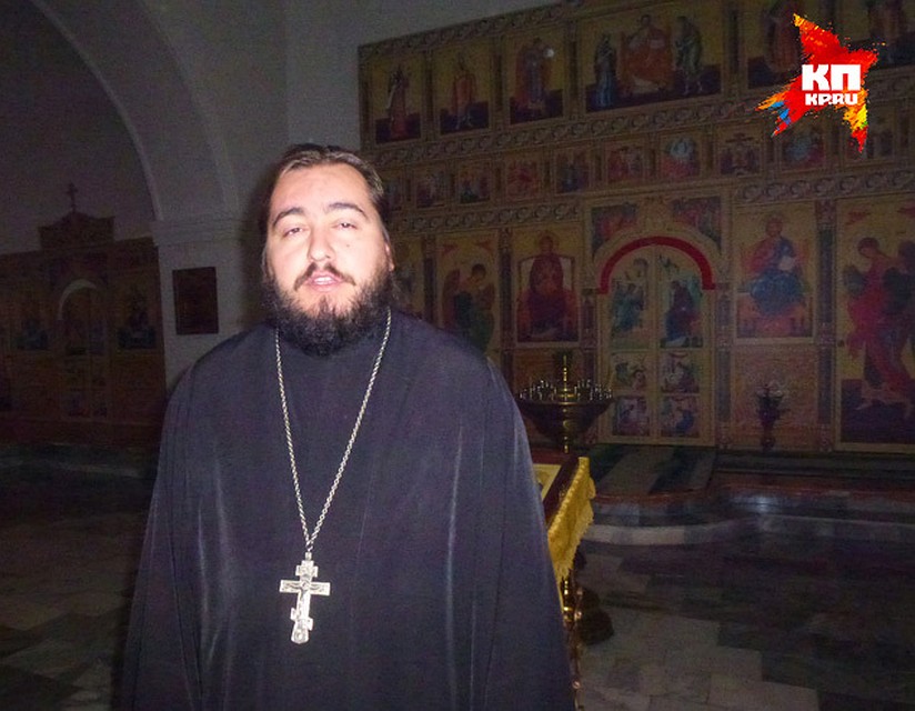 Отец Дмитрий готов принять тех, кого на той фуре лукавый попутал Фото: Николай ВАРСЕГОВ