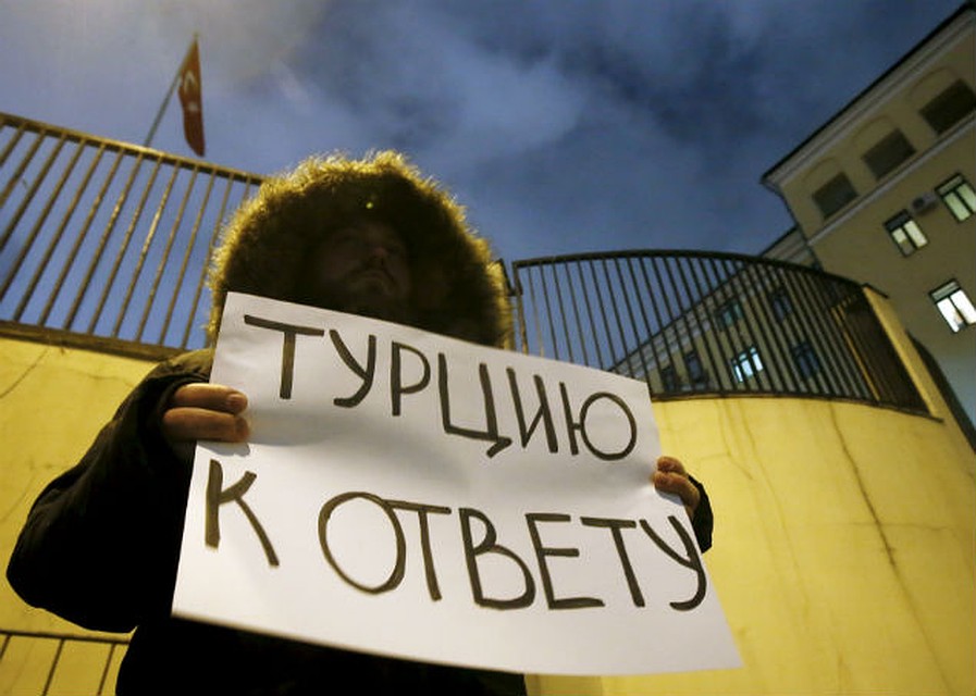 В Москве прошел митинг у посольства Турции. Фото: REUTERS