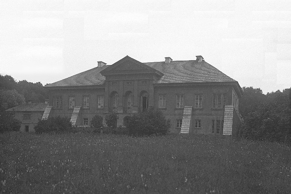 Образцовое хозяйство в Савичах в 1918 году было разграблено всего за несколько дней. Фото: из архива