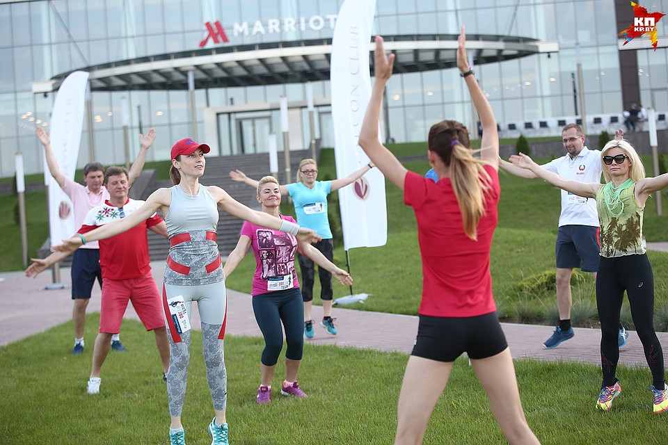 Каждую среду звездная дружина проводит разминку в спортивном комплексе Falcon Club. Фото: Павел МАРТИНЧИК