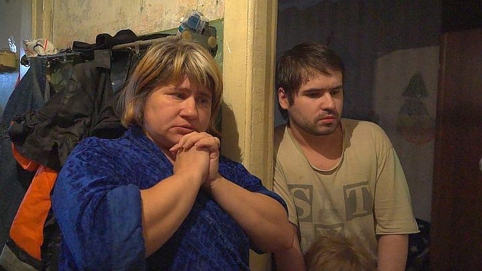 Родная тетя подозреваемой и ее двоюродный брат не могут поверить в то, что это произошло. Фото: Ульяна УШАКОВА