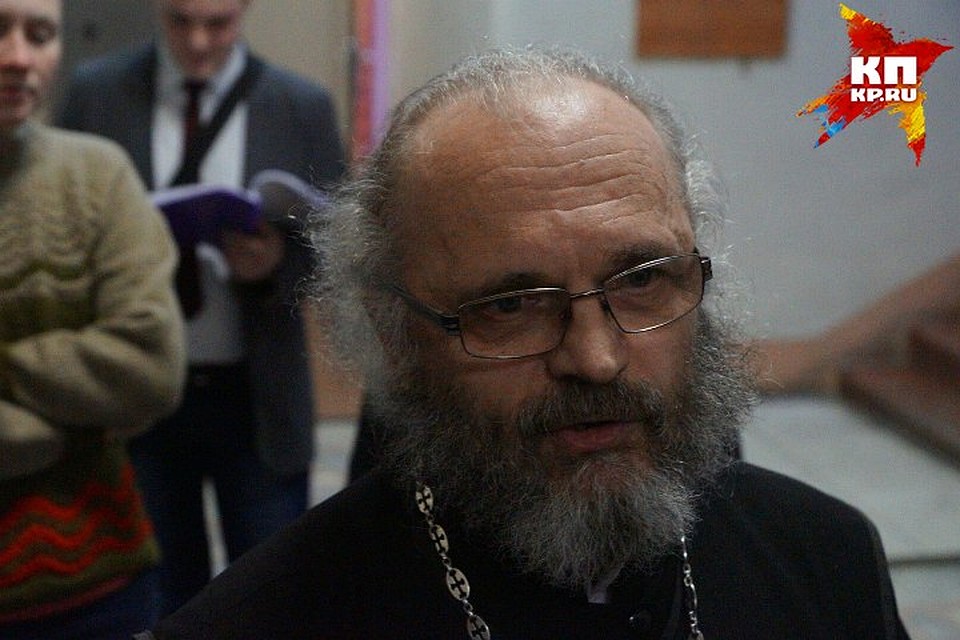 Настоятель церкви Большой Златоуст простил несмышленого блогера Фото: Андрей ЛЕОНОВ