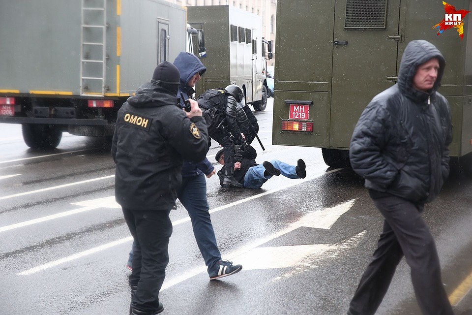 Сегодня прошли массовые задержания людей на улице Фото: Павел МАРТИНЧИК