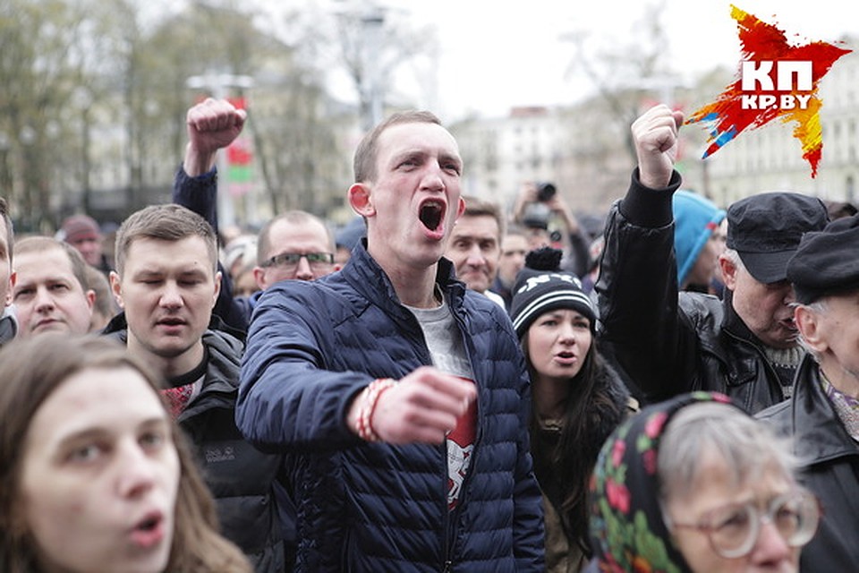 На митинг собрались люди разных возрастов. Фото: Святослав ЗОРКИЙ