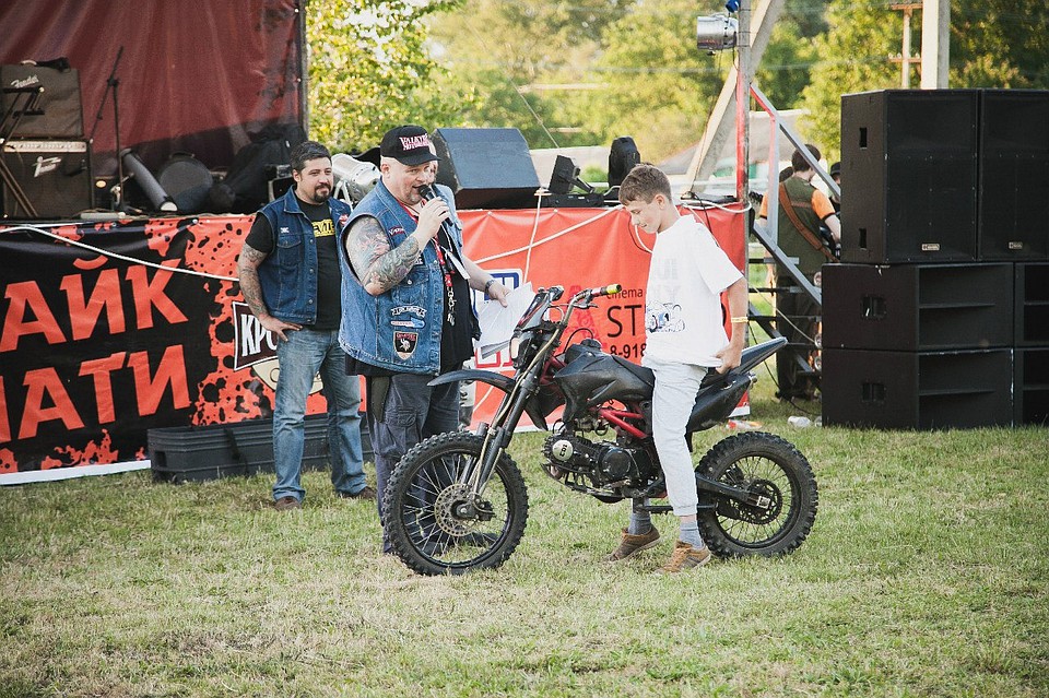Народ ждет не только музыка, но и традиционные байкерские конкурсы. Фото: SOULTWINS MC ARMAVIR