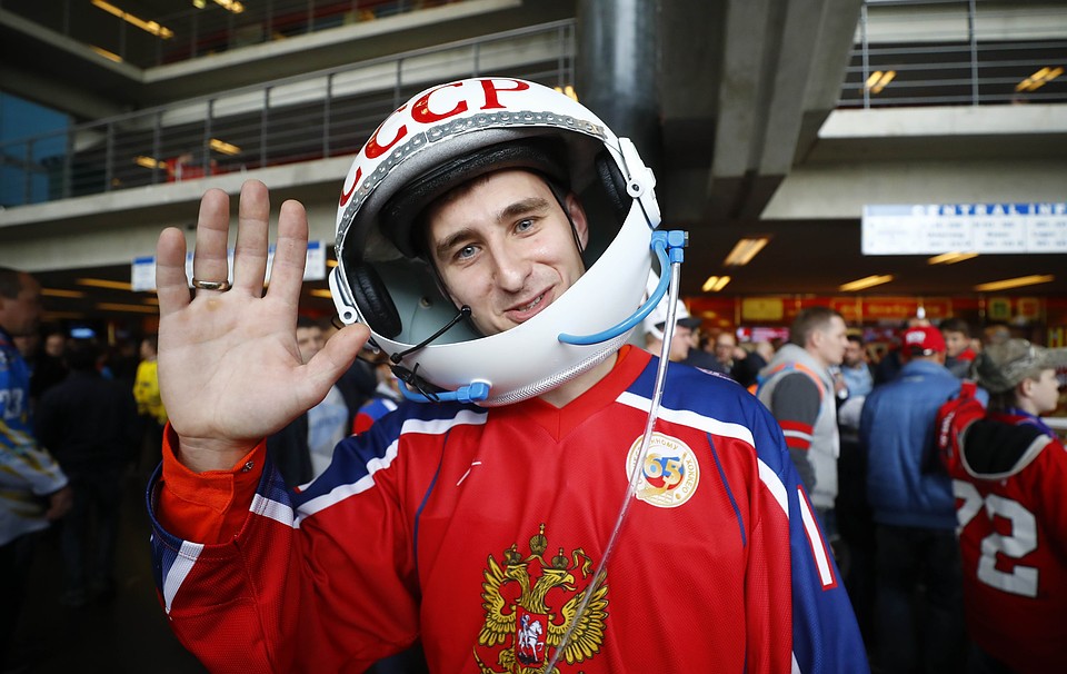 Болельщики сборной России на первой игре чемпионата мира. Фото: REUTERS