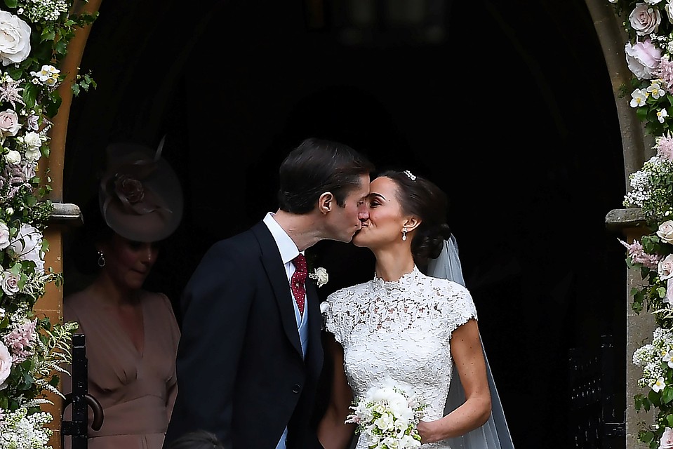 Муж и жена - теперь официально! Фото: REUTERS