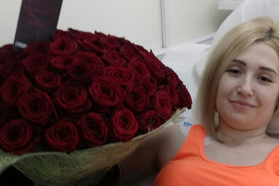 Владимира Ханаева и Юлию Шмуль разделяют тысячи километров, но он нашел способ дарить ей цветы