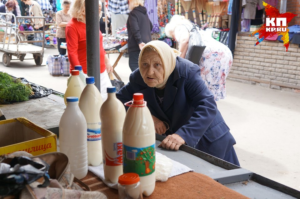 Живое дыхание рынка красноречиво говорит о людской боли. Война. Фото: Роман ГОЛОВАНОВ