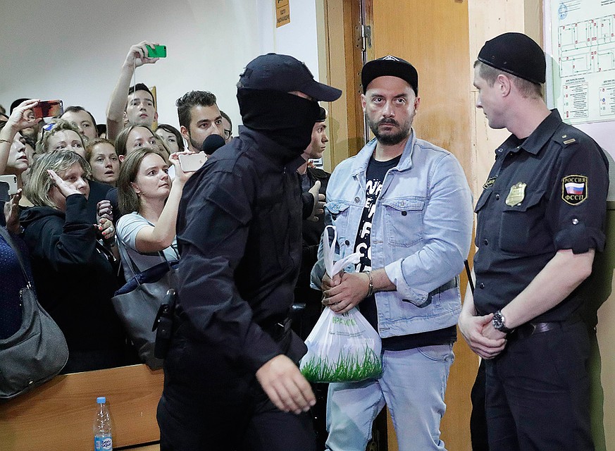 Следственный комитет России намерен требовать заключить художественного руководителя «Гоголь-центра» под домашний арест. Фото: REUTERS