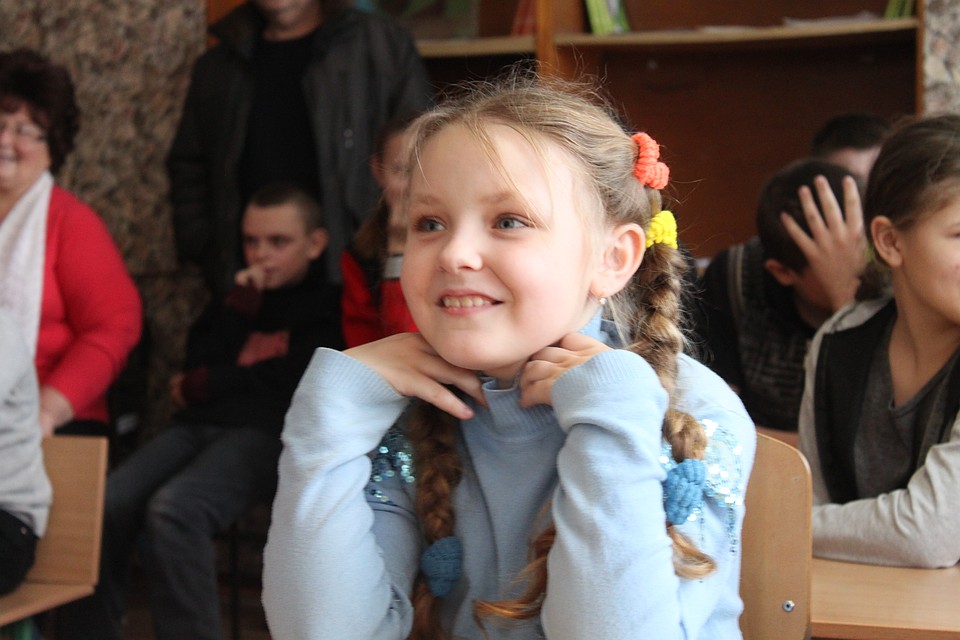 «Комсомолка» поздравила с Новым годом детей на передовой под носом украинских снайперов Фото: Никита МАКАРЕНКОВ, Павел ХАНАРИН