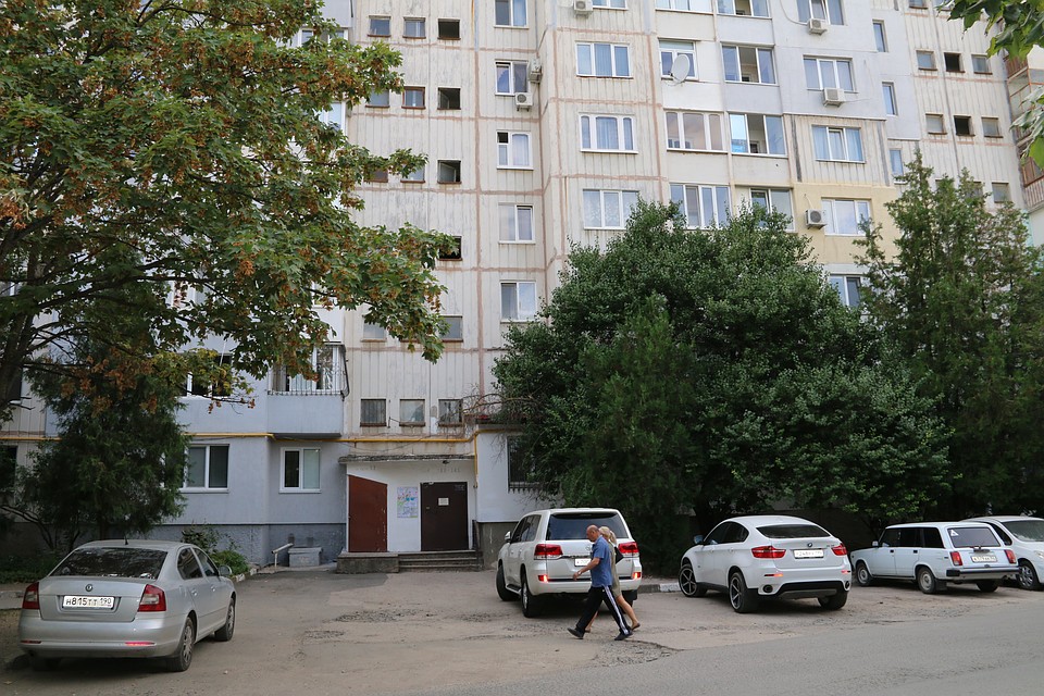 В Крыму одни из самых высоких цен не только на "однушки", но "двушки", и "трешки". Фото: Анастасия КУРДЮКОВА