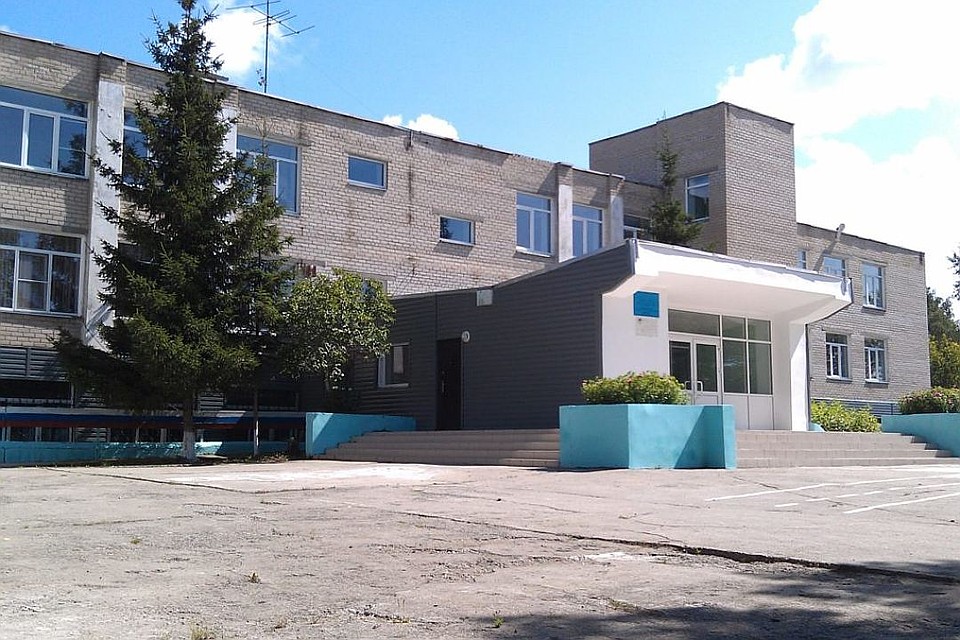 Та самая смольнинская основная общеобразовательная школа. Фото smolnoe74.ru