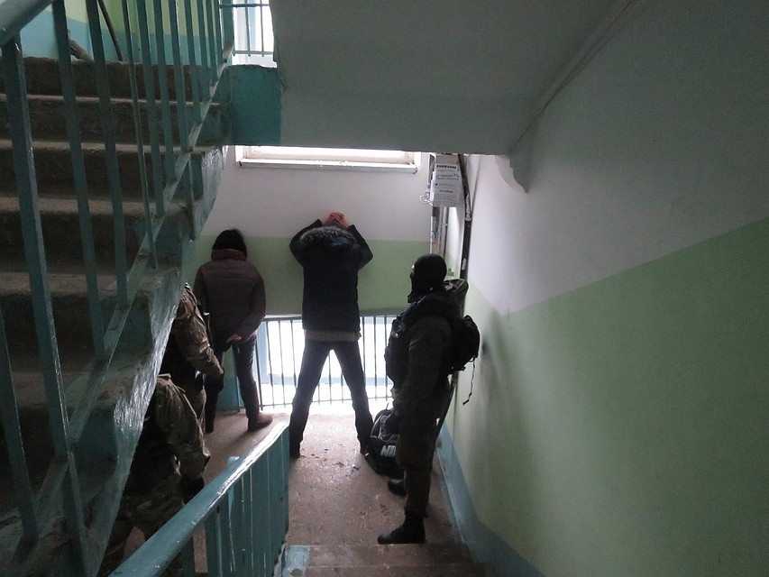 Задержание произошло в подъезде на Ташкентской. ФОТО: ГУ МВД Самарской области Фото: Из личного архива