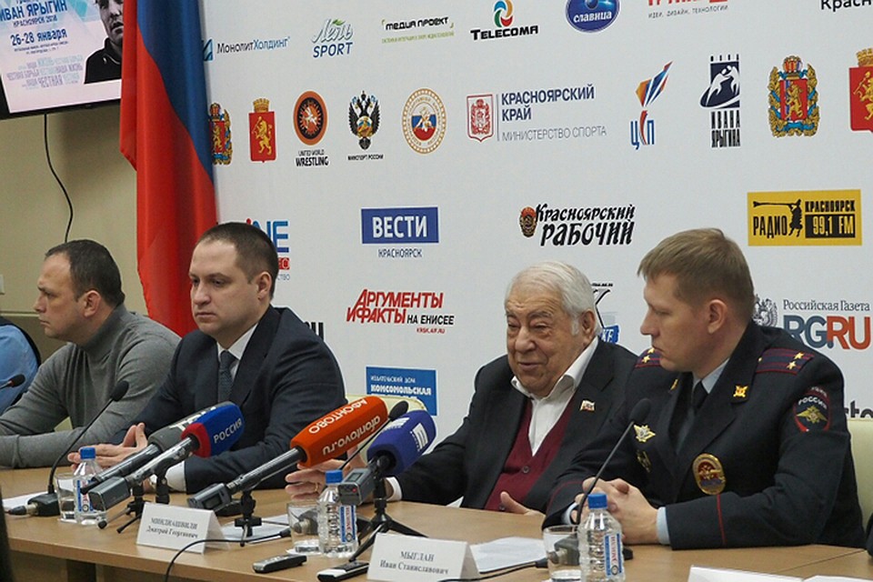 Красноярцы смогут посмотреть зрелищные, яркие поединки с 26 по 28 января в футбол-арене «Енисей» Фото: Андрей МИНАЕВ