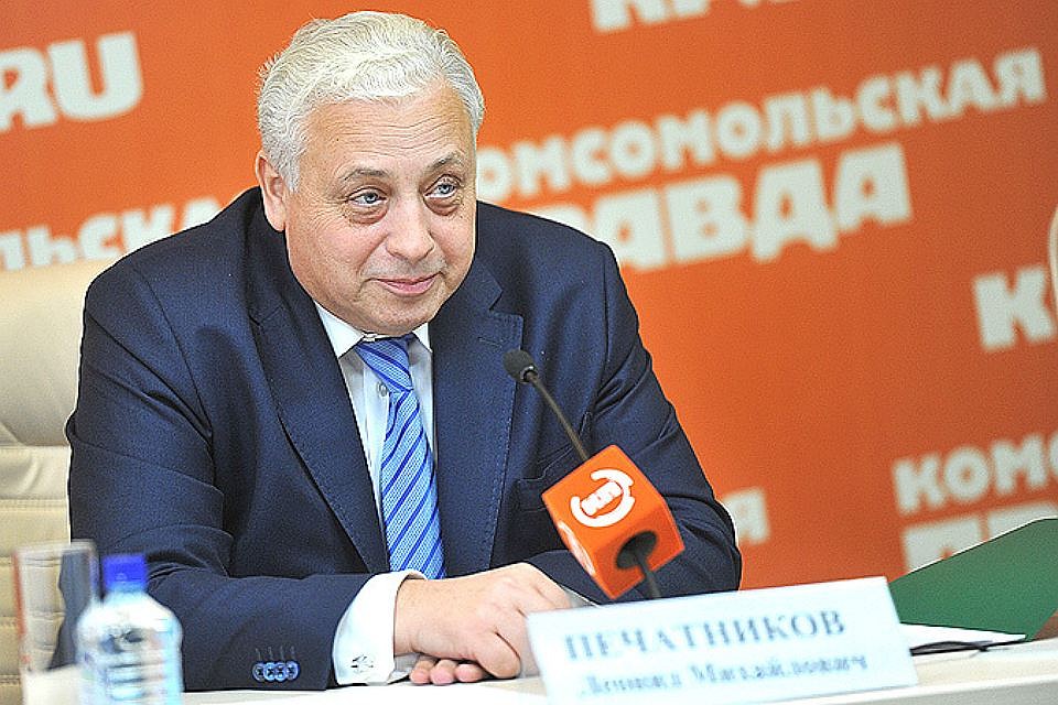 Заместитель мэра Москвы по соцвопросам Леонид Печатников в пресс-центре "Комсомолки". Фото: Владимир ВЕЛЕНГУРИН