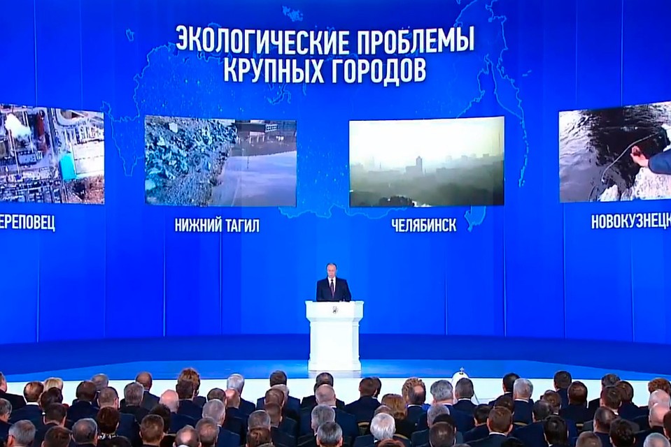 Кадры челябинского неба показали на всю страну.