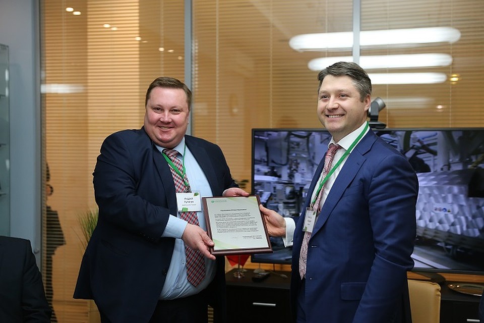 Андрей Кулагин поблагодарил Сбербанк за сотрудничество. Фото: ПАО "Сбербанк"