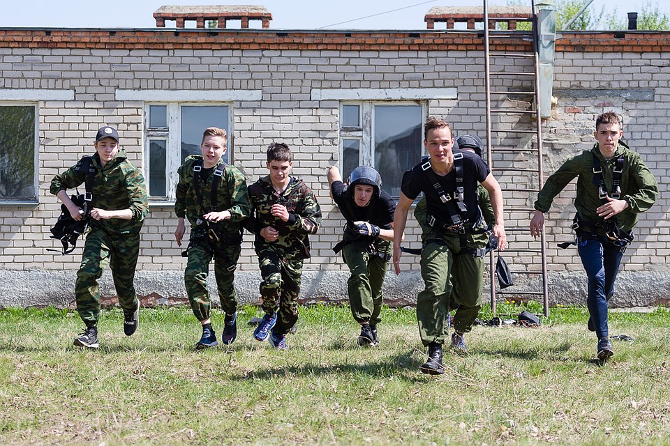 Эти парни о том ведают, что сноровка и скорость принесет им победу. Фото: Валерий ЗВОНАРЕВ