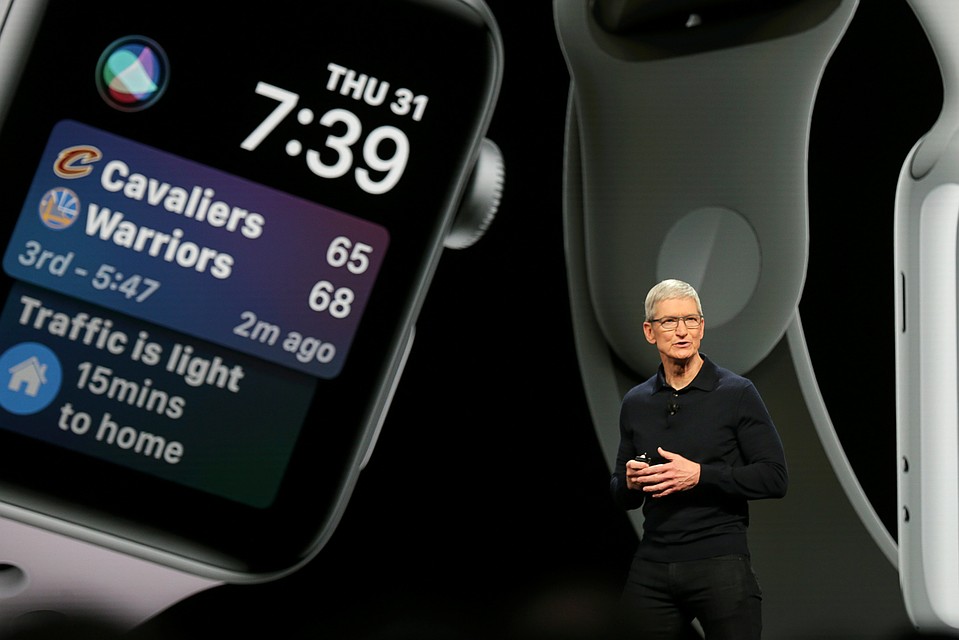 Тим Кук рассказал о возможностях пятой версии операционки для Apple Watch Фото: REUTERS