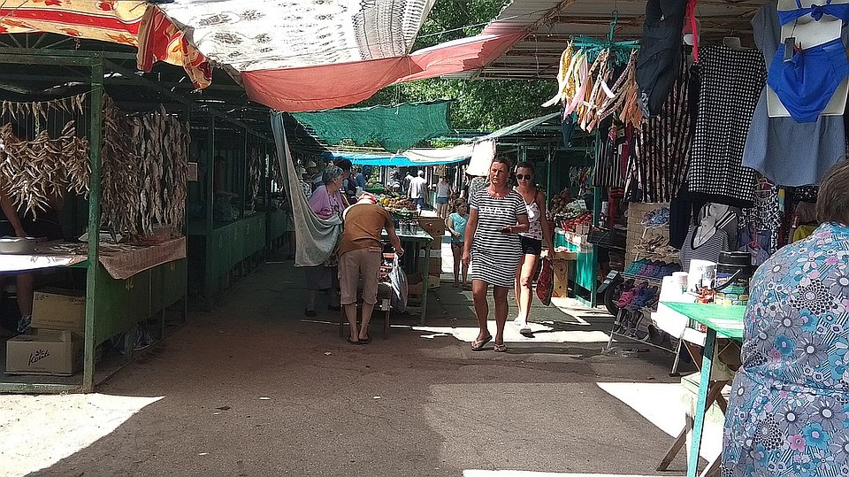 Цены на рынке практически в два раза выше, чем в Донецке Фото: Елена ЛЕБЕДЕВА