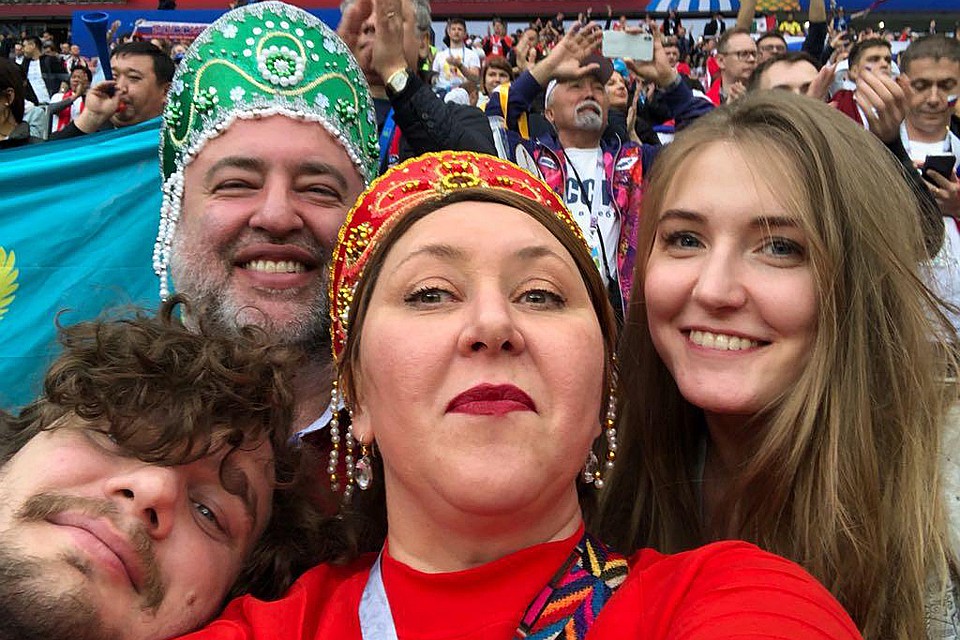 После обрушившейся славы семье не дают прохода Фото: Личный архив