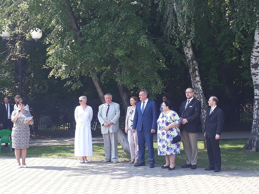 Выставку торжественно открыли врио главы города Руслан Кухарук и Великая Княгиня Мария Владимировна Фото: Кира Санникова