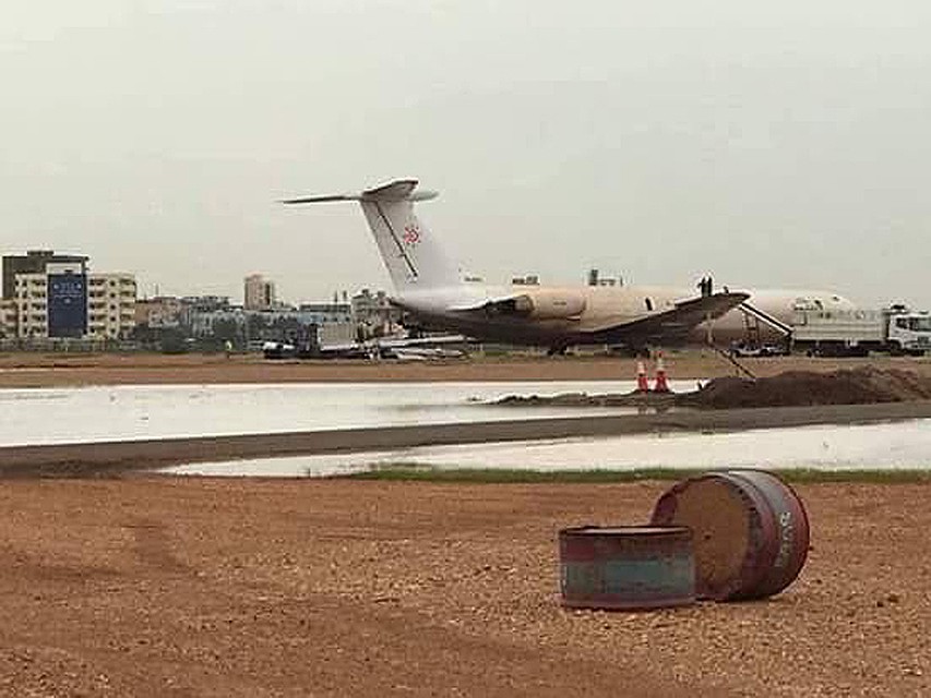 У самолета повреждено правое крыло. Фото: Professional Pilots Rumour Network.