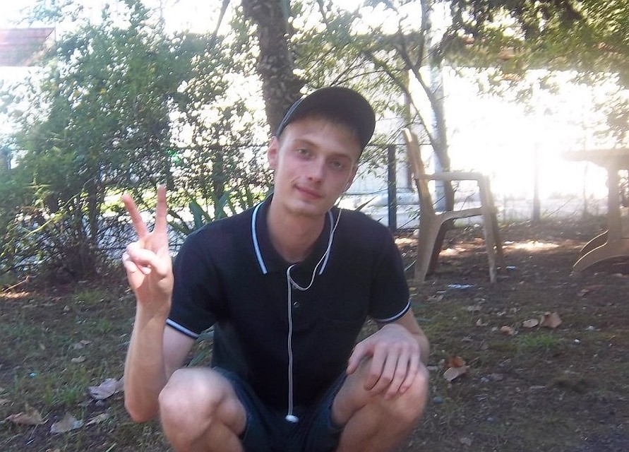 Дмитрий успел выучиться на сварщика. Фото: соцсети