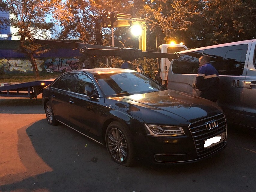 Автомоиль эвакуировали после составления протоколов